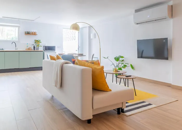 Apartament Casa Lima - Spacious Souterrain Close To The